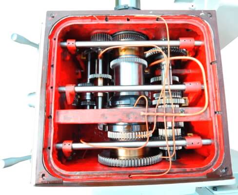 Универсальный токарно-винторезный станок MetalMaster Z46150 RFS
