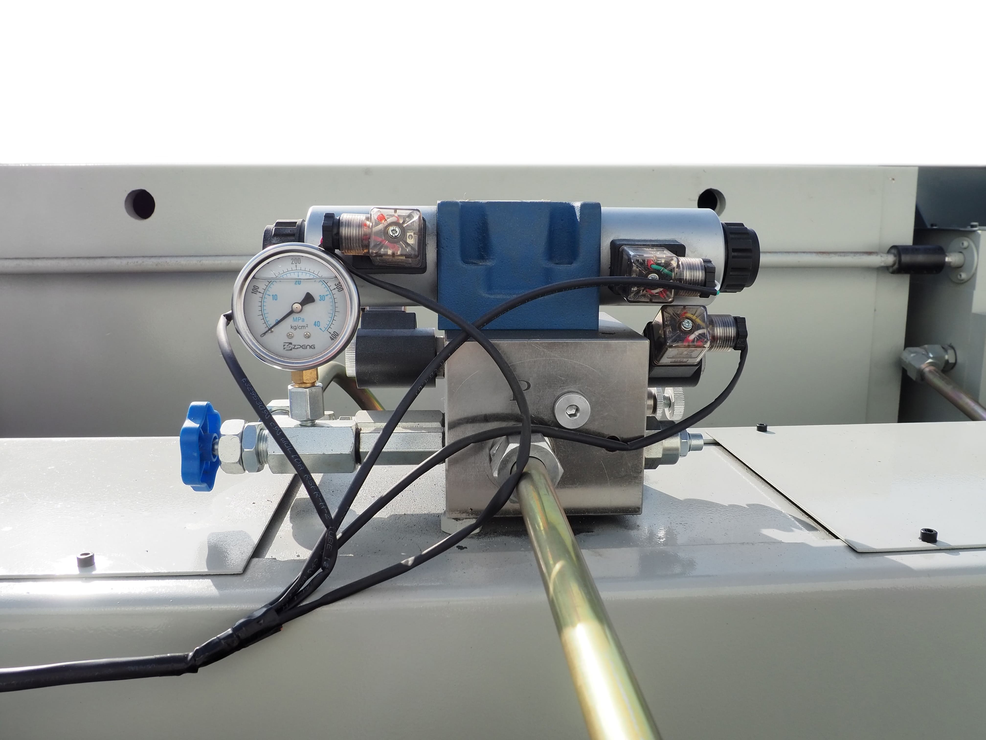 Регулировка зазора между ножами