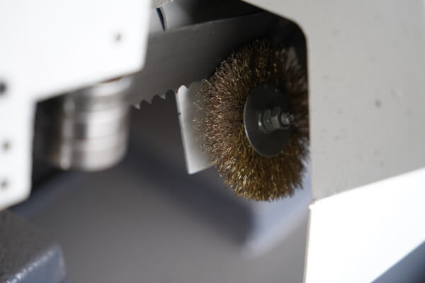 Маятниковый полуавтоматический ленточнопильный станок Metal Master BSM-350 SAF