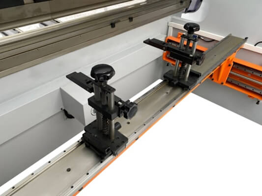 Трех осевой гидравлический пресс Ermaksan Power Bend Pro 3100-100 (С ручным бомбированием) Трех осевой гидравлический пресс Ermaksan Power Bend Pro 3100-100 (С ручным бомбированием)