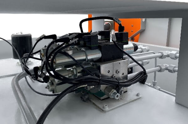 Трех осевой гидравлический пресс Ermaksan Power Bend Pro 3100-135 (С ручным бомбированием)