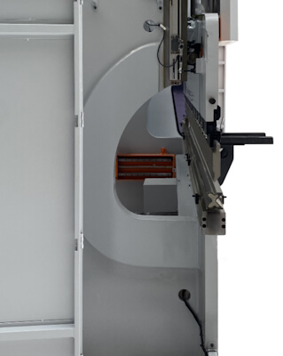 Трехосевой гидравлический пресс Ermaksan Power Bend Pro (Турция)