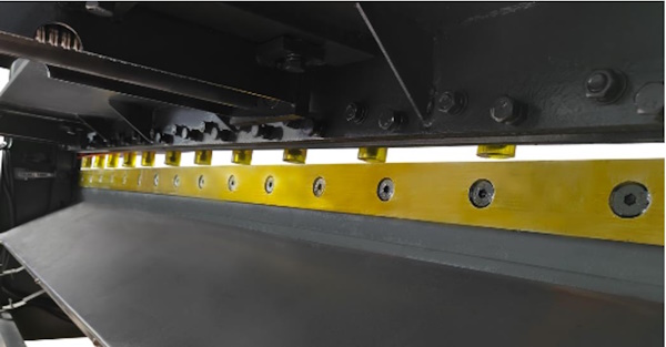 Компрессорная станция 2 в 1 с ременным приводом Metal
                Master MBR Компрессорная станция 2 в 1 с ременным приводом Metal Master MBR