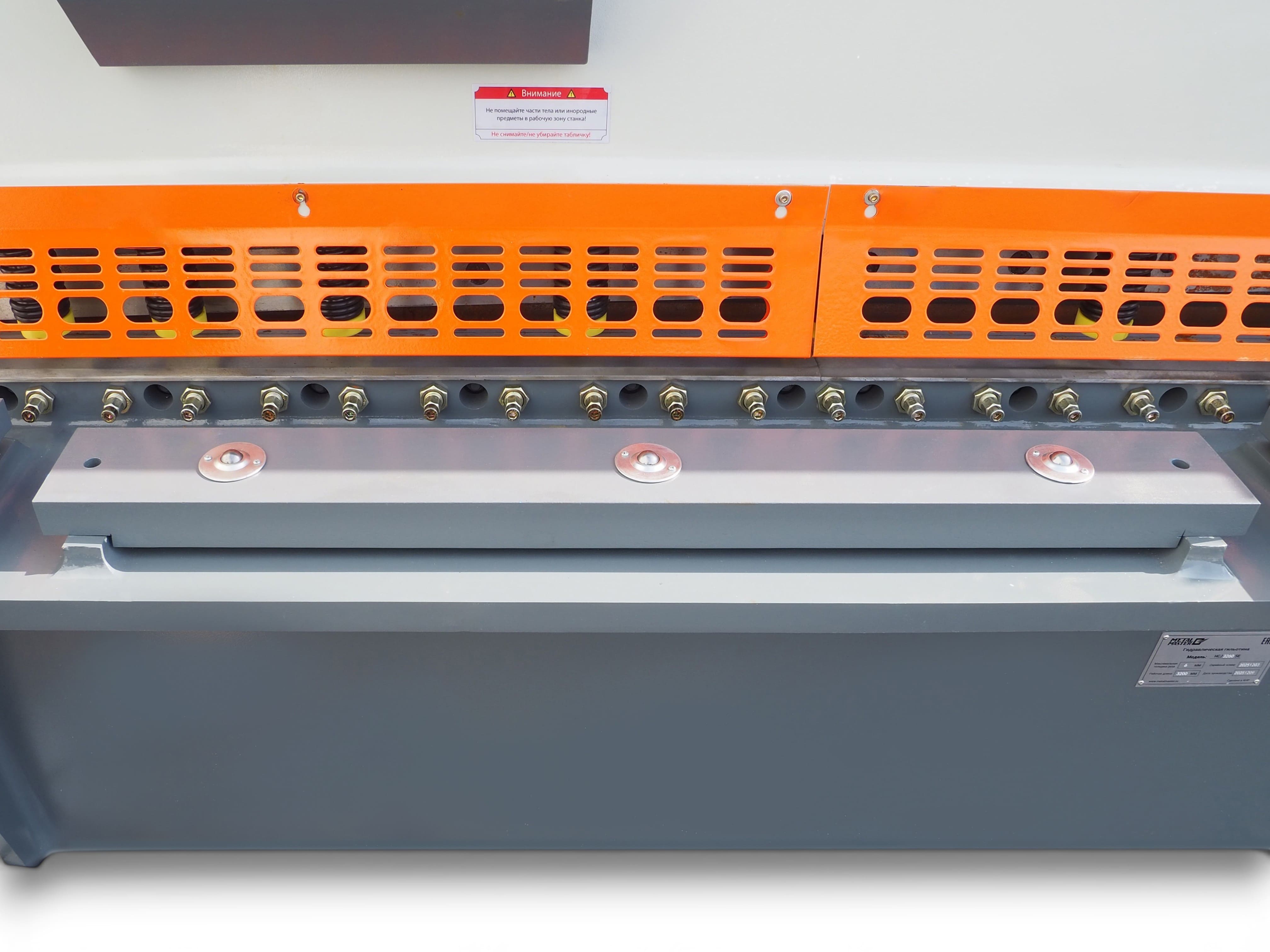 Поворотный механизм держателя инструмента