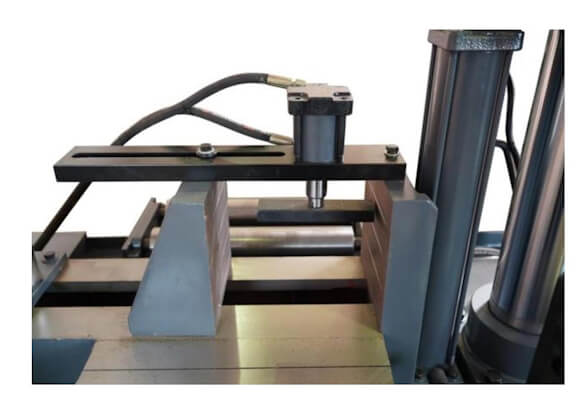 Двухколонный полуавтоматический ленточнопильный станок
Metal Master mgh-400