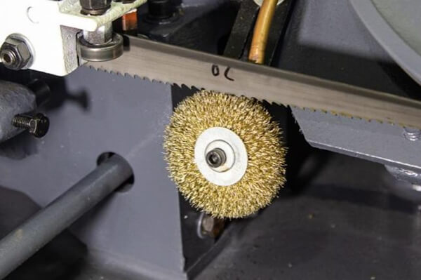 Двухколонный полуавтоматический ленточнопильный станок
Metal Master mgh-400