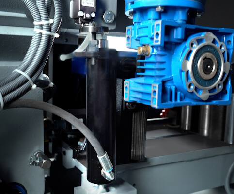 Автоматический ленточнопильный станок CUTERAL PAR 280 PLC Автоматический ленточнопильный станок CUTERAL PAR 280 PLC