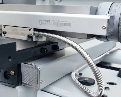 Универсальный токарно-винторезный станок Metal Master ZH 51100 DRO RFS