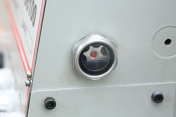 Токарный станок MLM 36100 поставляется с уже залитым маслом и прошедшим предпродажную 
подготовку в России Токарный станок MLM 36100 поставляется с уже залитым маслом и прошедшим предпродажную 
подготовку в России