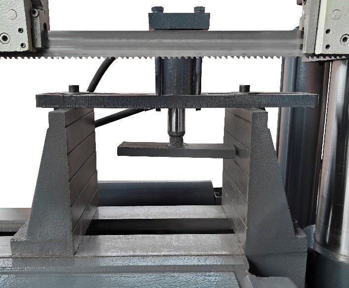 Полуавтоматические,  Ленточнопильный двухколонный станок  Metal Master MGH-600E