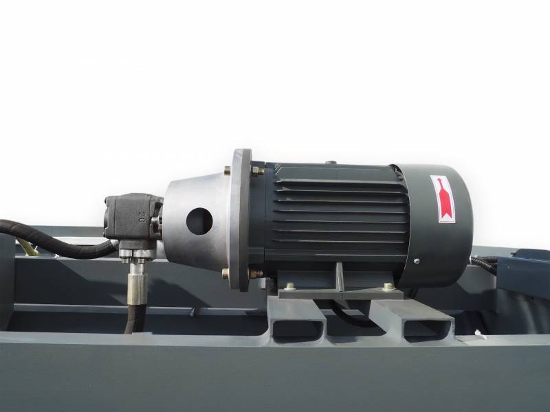 Гидравлические, Metal Master Гидравлическая гильотина  Metal Master HCJ 3260 SE