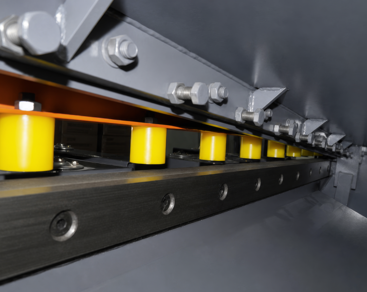 Электромеханические,  Гильотина электромеханическая  METAL MASTER ETG 1330SE