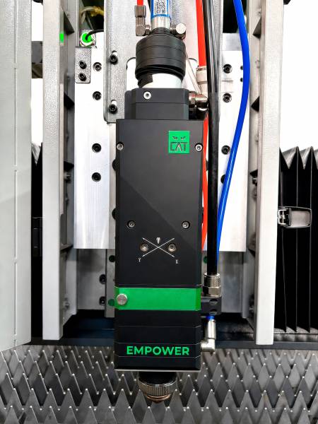 Лазерная резка,  Оптоволоконный лазер Metal Master MLF-3015RS 3000W
