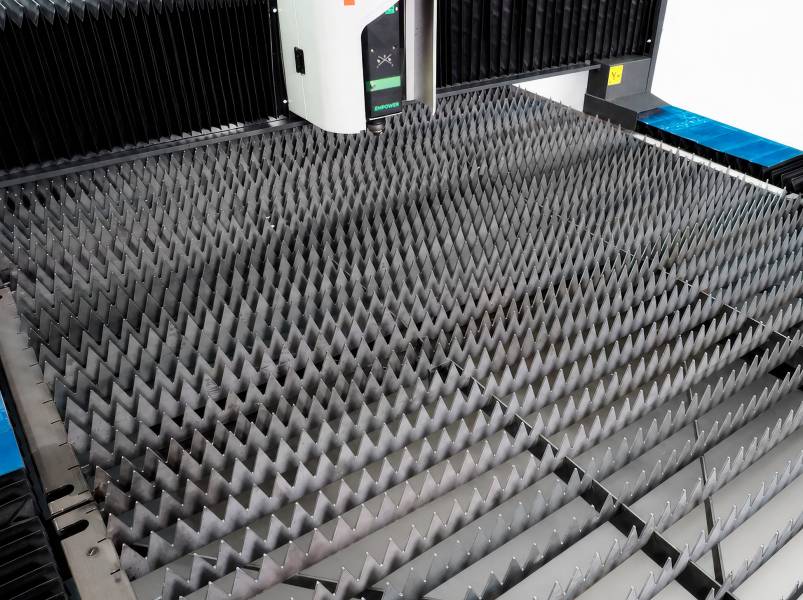 Лазерная резка,  Оптоволоконный лазер Metal Master MLF-3015RS 3000W