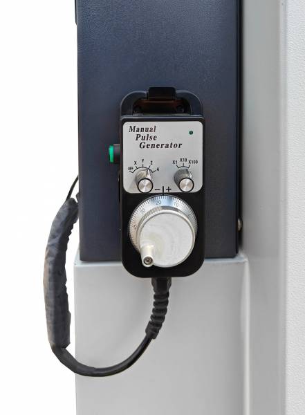 С ЧПУ,  Фрезерный станок с ЧПУ MILLMASTER VMM-1050 F4