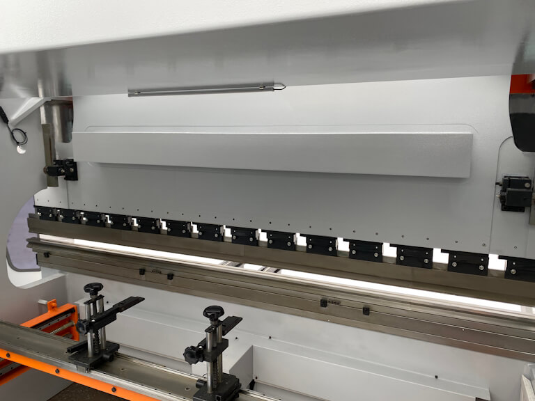 Листогибочные прессы,  Листогибочный гидравлический пресс Ermaksan Power Bend PRO 2100 x 40