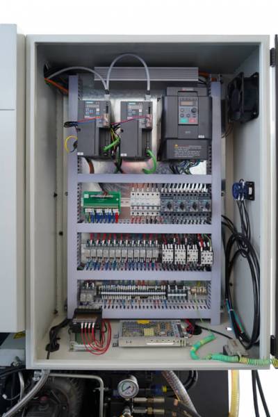 C ЧПУ,  Станок токарный с ЧПУ METAL MASTER XNC 36100