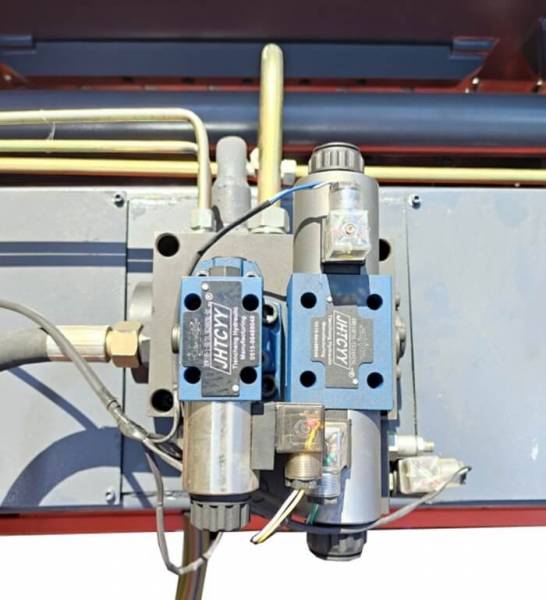 Листогибочные прессы, Metal Master HPJ 32125 C Sensor (с бомбированием)