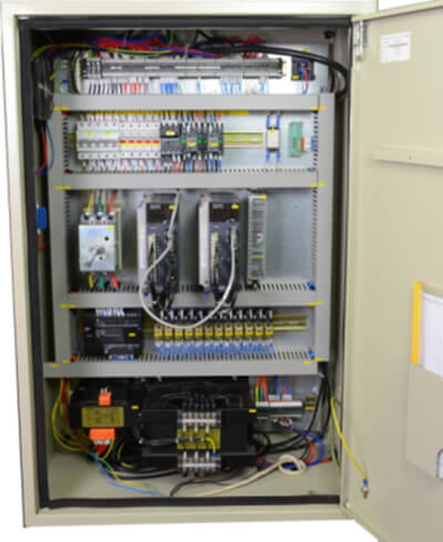  Электро-шкаф Служит для размещения электрооборудования станка. В станках серии HPJ-K используется электрооборудование компаний Siemens и Schneider Electric. 