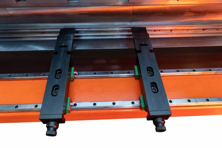 Листогибочные прессы, Metal Master HPJ 2563 Sensor
