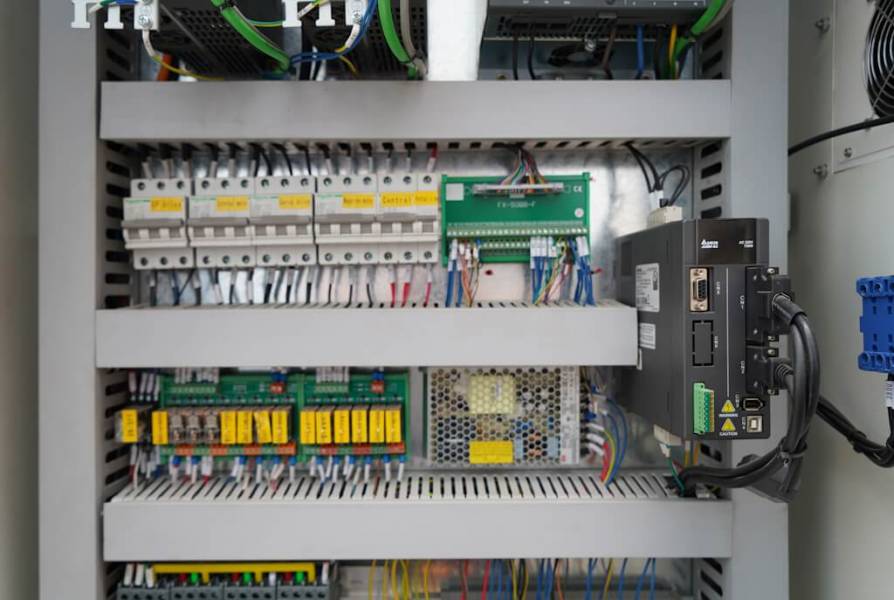C ЧПУ, Metal Master SNC 5275