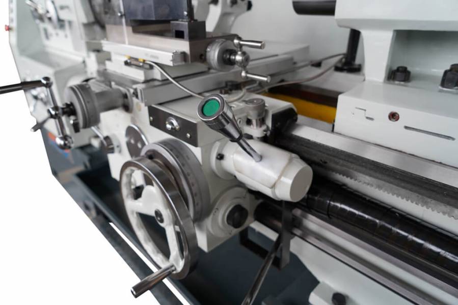 Промышленные,  Универсальный токарно-винторезный станок Metal Master ZM50150 DRO RFS